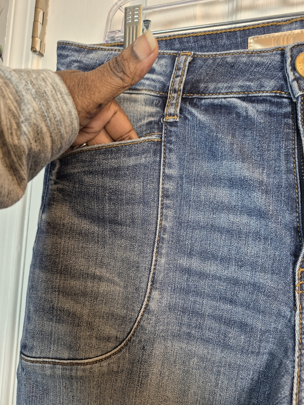 Kut From The Kloth Ana High Rise Fab Ab Flare Jeans Medium Wash 8 - Picture 4 of 7